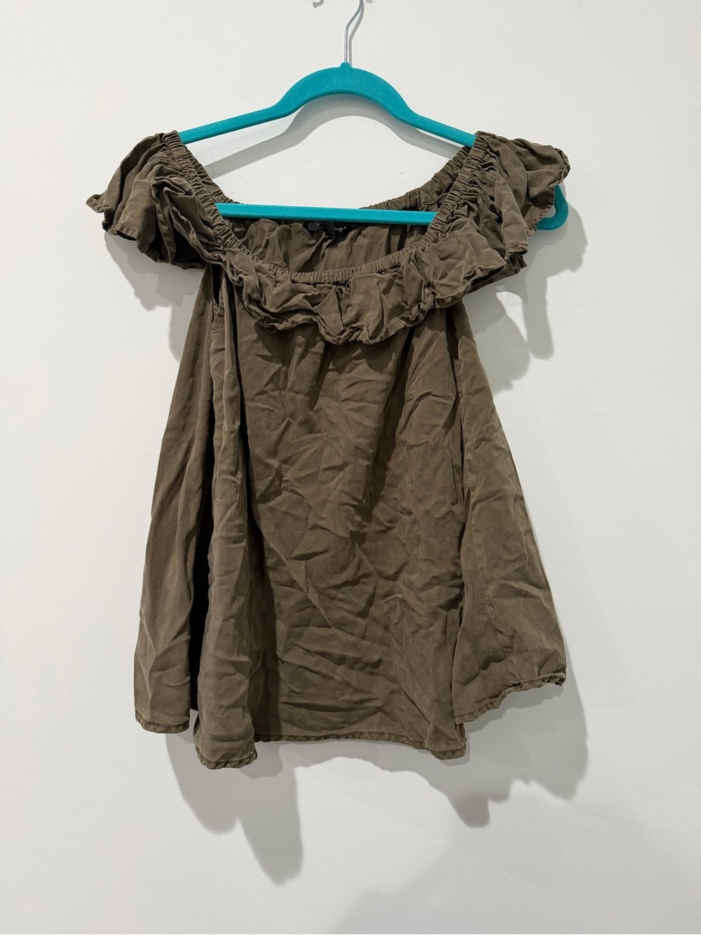 Velvet Heart Olive Off-the-Shoulder Ruffle Camisole